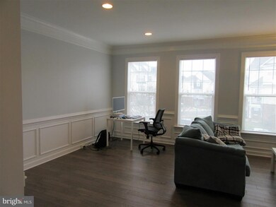 8175 Glade Bank Dr, Manassas, VA 20111 - photo 4