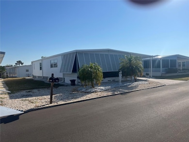 922 Cortina Blvd, Venice, FL 34285 - photo 2