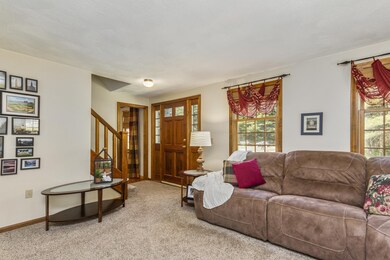 14 Hitchin Post Ln, Merrimack, NH 03054 - photo 5