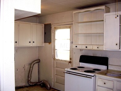 974 Antwerp Rd, Columbus, OH 43213 - photo 4