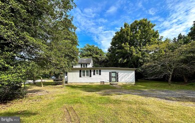 12301 Daisy Ln, Glenn Dale, MD 20769 - photo 3