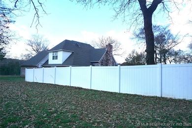 906 N 14th St, Henryetta, OK 74437 - photo 4