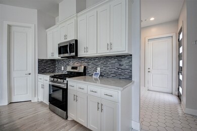 114 E 39th St unit E, Houston, TX 77018 - photo 7