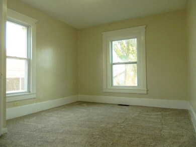 Entry lvl Bdrm