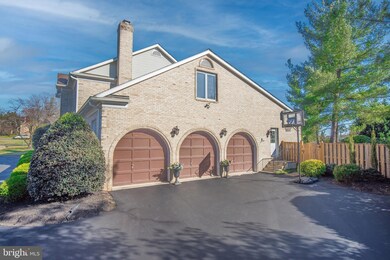 8611 Split Oak Cir, Bethesda, MD 20817 - photo 3