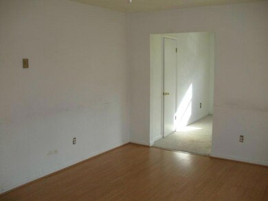 Living Room (2)