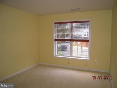 9710 Handerson Place unit 4, Manassas Park, VA 20111 - photo 4