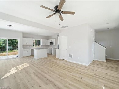 1611 Oak St, Greensboro, NC 27403 - photo 6