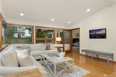 3123 Hunts Point Rd, Hunts Point, WA 98004 - photo 7