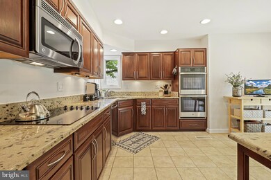 1318 Wedgewood Manor Way, Reston, VA 20194 - photo 7