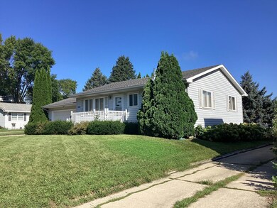 109 E Hawthorne St, Albert Lea, MN 56007 - photo 2