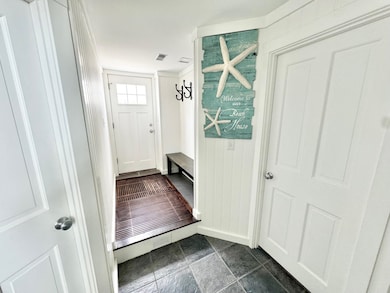 28 Concord Ave unit 3, Hampton, NH 03842 - photo 4