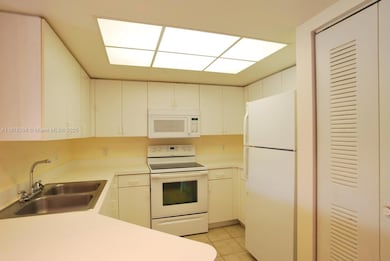 4175 N Haverhill Rd unit 911, West Palm Beach, FL 33417 - photo 5