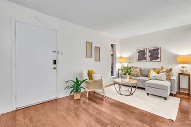 4525 Gilbert Ave unit 104, Dallas, TX 75219 - photo 4