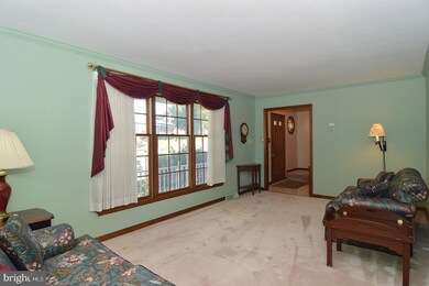 2018 Cypress Ln, Reading, PA 19610 - photo 3