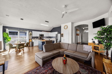 1046 Bending Trail Dr, Tomball, TX 77375 - photo 2