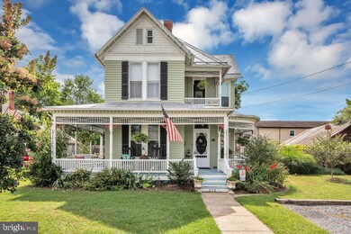 213 Center St, Edinburg, VA 22824 - photo 3