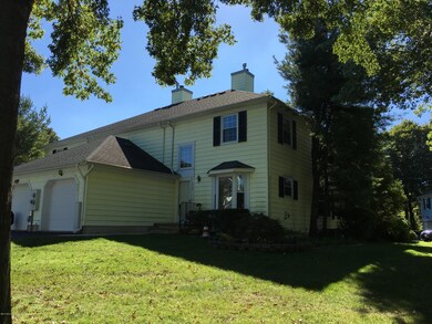 604 Buckingham Cir, Middletown, NJ 07748 - photo 2