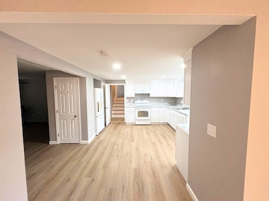 11 Monadnock St, Nashua, NH 03064 - photo 4