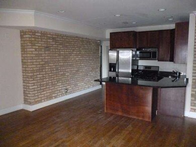 2820 W Arthur Ave unit 2, Chicago, IL 60645 - photo 2