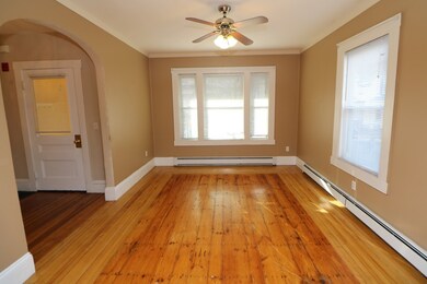 13 Oneida St unit Left, Lynn, MA 01901 - photo 3