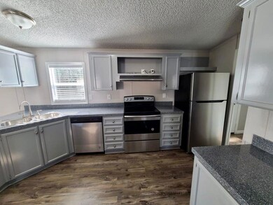 1315 Phoenix Ct, Granbury, TX 76048 - photo 4