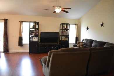 228 S Beckingham Dr, Brunswick, GA 31525 - photo 4