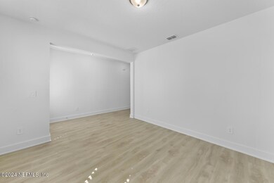 160 Seaside Vis Ct St-large-005-003-A741