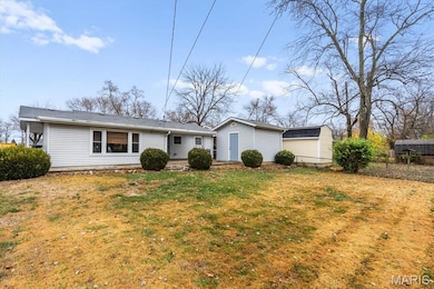 3906 Memorial Dr, Belleville, IL 62226 - photo 5