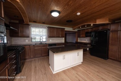 6. Kitchen 2