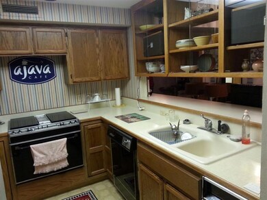 115 Rogue River Hwy unit 105, Grants Pass, OR 97527 - photo 4