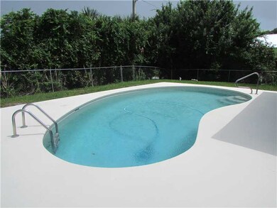 Swimming Pool/Hot Tub/Sauna.