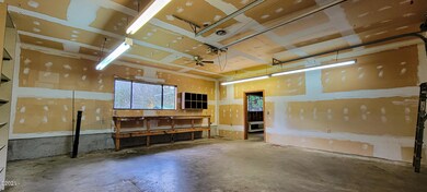 2131 NW Elm - Bay 1
