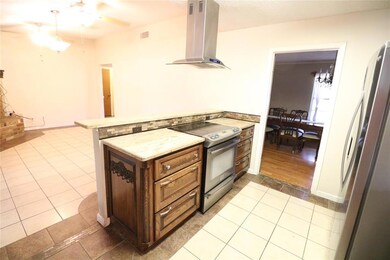 1517 Oakridge Ct W, Azle, TX 76020 - photo 3