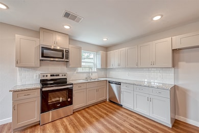 8125 Eastover St unit B, Houston, TX 77028 - photo 5