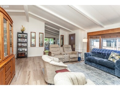 7455 SE King Rd unit 53, Portland, OR 97222 - photo 4