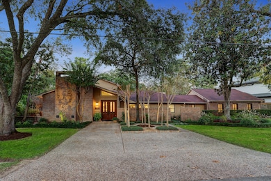 7722 Bellewood Dr, Houston, TX 77055 - photo 4