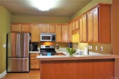 Breakfast bar for extra dining!
