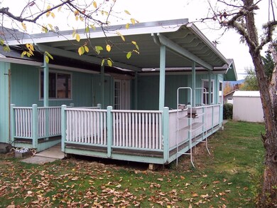 2033 Cloverlawn Dr, Grants Pass, OR 97527 - photo 7