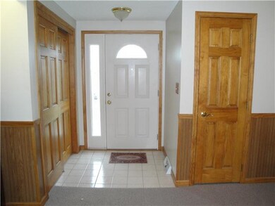 Foyer What a Great Entrance with Ceramic Flooring 