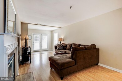 Quaker Hill Community unit 8, Alexandria, VA 22314 - photo 4