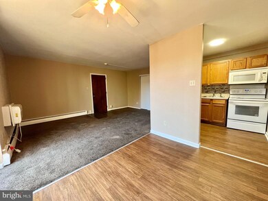 100 E Glenolden Ave unit B15, Glenolden, PA 19036 - photo 6