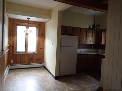 164 Spring St unit 5, Saratoga Springs, NY 12866 - photo 4