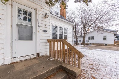 1009 W 20th St, Cedar Falls, IA 50613 - photo 5