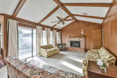 1003 Creekmont Dr, Houston, TX 77091 - photo 2