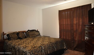 1213 Price Dr unit B, Greenville, NC 27834 - photo 6