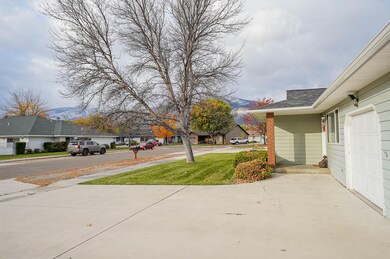 888 Canyon View Loop