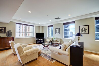 Spacious living area with amazing 270 degree views