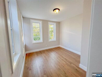 424 Walnut St, Newark, NJ 07105 - photo 5