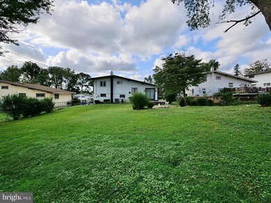 608 Warren Blvd, Broomall, PA 19008 - photo 4